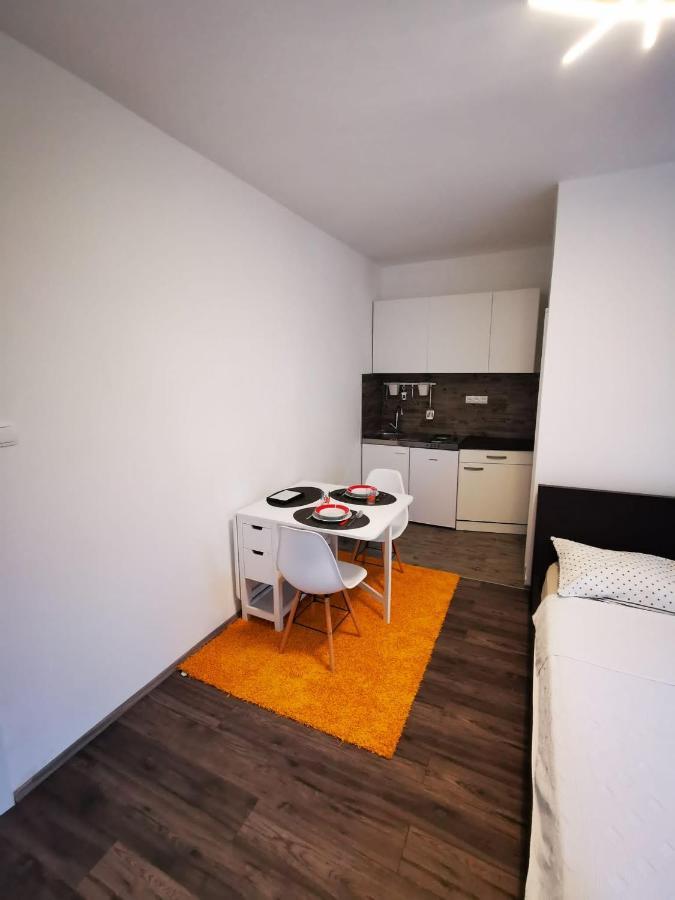 Apartman Smokva Hotell Vodice Eksteriør bilde